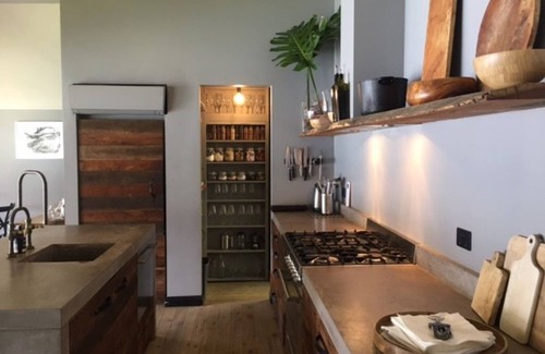 Milsons Passage Cabaña | spring specials .THE MILSON. fireside living HAWKESBURY RIVER - arrive by boat