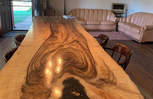 Wisemans Creek Otro | Spring Valley Farmhouse, 5 beds, Hot Tub, Pet Friendly