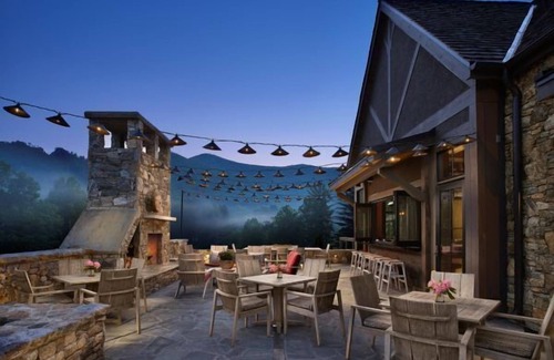 Canton Cabaña | Springdale Treehouse Lodging 6