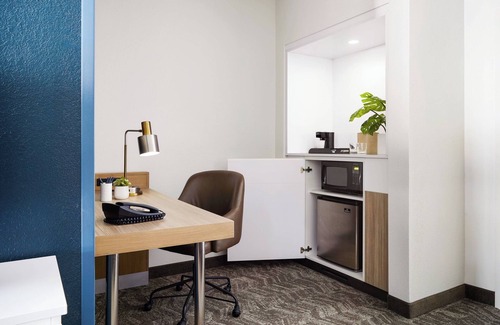 Tempe Hotel | SpringHill Suites Tempe at Arizona Mills Mall