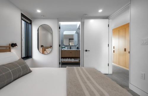 Inverness County Casa | Spruce - Luxury 1 Bdrm Cottage Stunning Views & Hot Tub, Private Path to the Beach