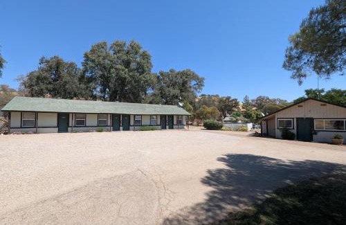 Squaw Valley Hotel | Squaw Valley Motel Room 5