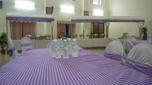 Kuppaayil Hotel | Sree Gokulam Sabari