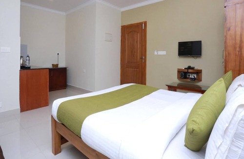 East Nada Hotel | Sreepathi Nirmalyam