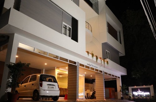 East Nada Hotel | Sreepathi Nirmalyam