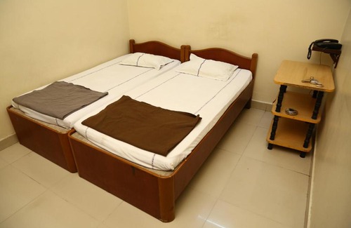 Secunderabad Cabina | Sri Sai Krishna Deluxe Lodge