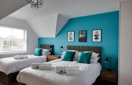 Swindon Apartamento | ST AUSTELL - Spacious Home, High Speed Wi-Fi, Free Parking, Garden