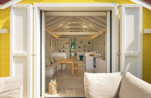 La Grande Montagne Casa | St Barth sea-front one-bedroom property with the comfort of luxury hotel suite.