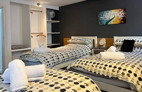 Longstore Casa | St George's Guesthouse