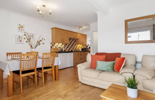 Wiseman's Bridge Apartamento | St Helens Apartment 2 - Short Walk to Beach