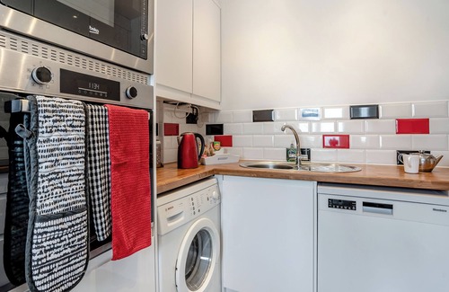 Amroth Cabaña | Stable Cottage - UK10694