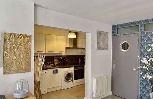 Tregastel Apartamento | Standing WIFI/ Netflix apartment at 200m from the sea in TREGASTEL