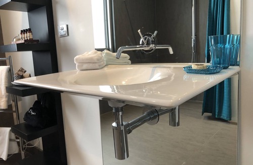 Indented Head Hotel | Starhaven Retreat