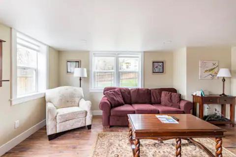 Pullman Apartamento | State Street Cottage, Suite 1