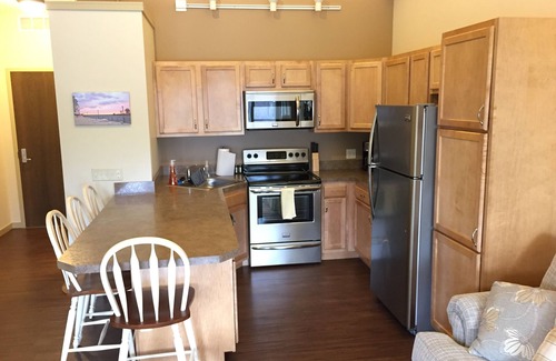 Holland Condominio | The Staterooms 2K, vista a la carretera, de nueva construcción, piscina climatizada de temporada, playa cercana