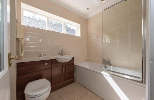 Lymm Casa | Statham Lodge Hotel