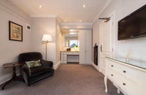 Lymm Casa | Statham Lodge Hotel