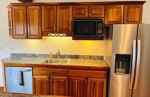 Baldwinsville Casa | Stay at our cozy pet friendly River Retreat on the banks of the Seneca River.