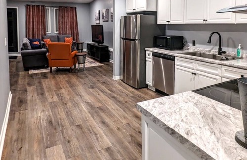 Homestead Apartamento | Stay at The Forge Loft in historic Homstead Pennsylvania!