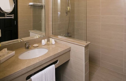 Makadi Bay Hotel | Stay Close to Dining, Beach, Tours & Cozumel Ferry | 2 Refreshing Rooms