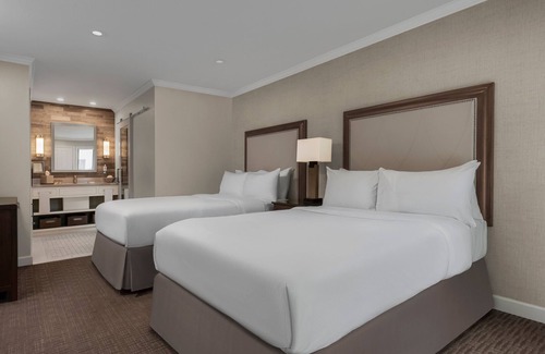 Napa Hotel | Stay Close to Black Stallion Winery! 2 Relaxing Units w/ Kitchen & FREE Parking!