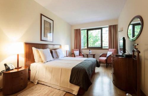 Santo Antonio Apartamento | Stay in the Heart of Lisbon-Altis Suites Hotel