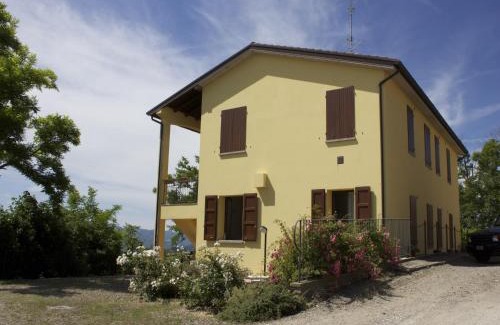 Casalfiumanese Apartamento | Stay with Balcony Views