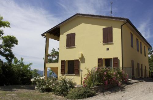 Casalfiumanese Apartamento | Stay with Balcony Views