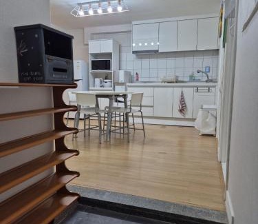 Nonhyeon-dong Casa | Stay179 Guesthouse - Female only