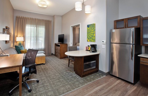 Auburn Hills Hotel | Staybridge Suites Auburn Hills by IHG