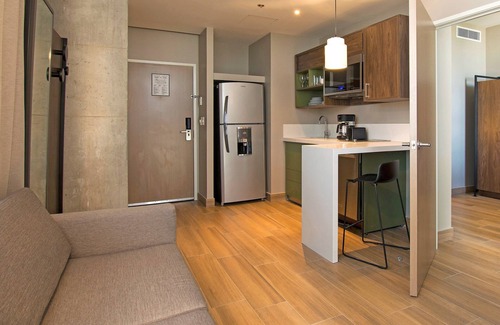 Financial District Hotel | Staybridge Suites Guadalajara Novena by IHG