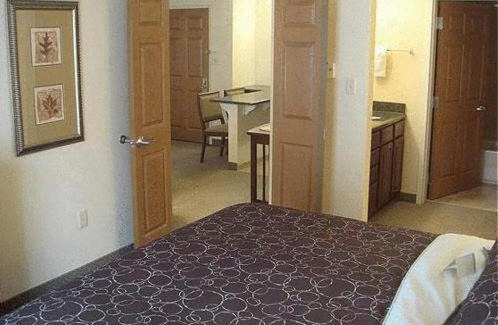 Downtown Indianapolis Hotel | Staybridge Suites Indianapolis Downtown-Convention Center by IHG