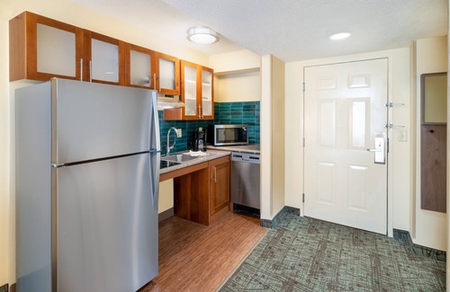 White Station Hotel | Staybridge Suites Memphis - Poplar Ave East by IHG