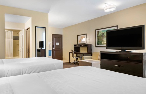 St. Petersburg Hotel | Staybridge Suites St. Petersburg Downtown by IHG
