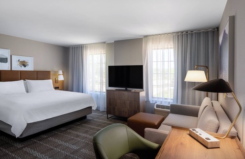 West Des Moines Hotel | Staybridge Suites West Des Moines by IHG