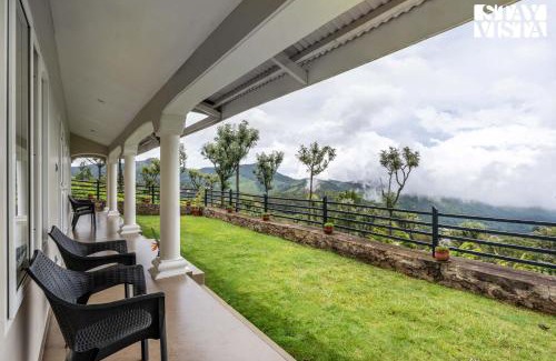 Kotagiri Villa | StayVista at Farview Presidential Suite with Lawn, Bonfire & Bathtub