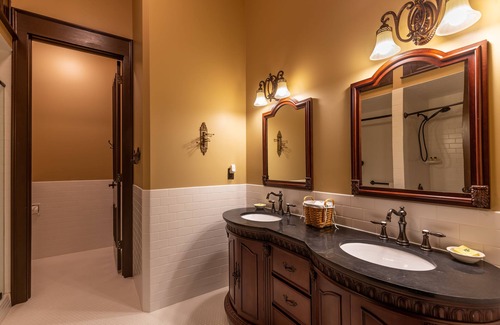 Painesville Hotel | Steele Mansion