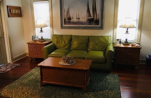 Steinhatchee Complejo | Steinhatchee Landing Resort-Eleven Eleven #23-Dog Friendly-**THIRD NIGHT FREE**