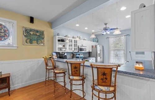 Steinhatchee Complejo | Steinhatchee Landing Resort-Lazy Daisy #37-Dog Friendly **THIRD NIGHT FREE**