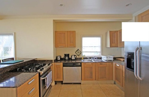 Charlestown Condominio | Step from Condo or restaurant, onto the beach and into the pool 30 meter radius.