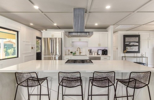 Park Scottsdale One Casa | Step into our luxurious, high-end retreat, blending sophistication with comfort