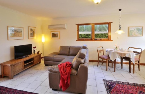 Light Pass Casa | Stephanette's Cottage