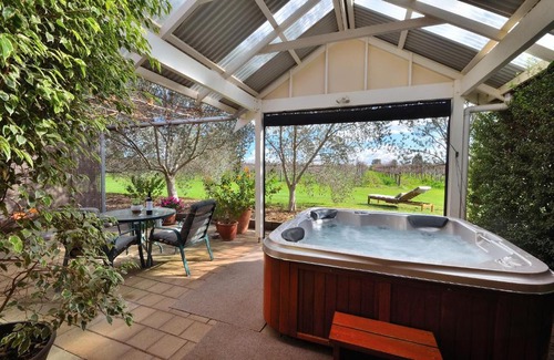 Light Pass Casa | Stephanette's Cottage