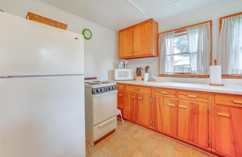 Edinboro Casa | Steps to Lake and Public Boat Ramp Edinboro Cottage