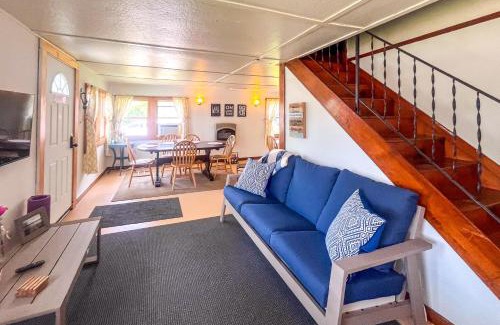 Edinboro Casa | Steps to Lake and Public Boat Ramp Edinboro Cottage