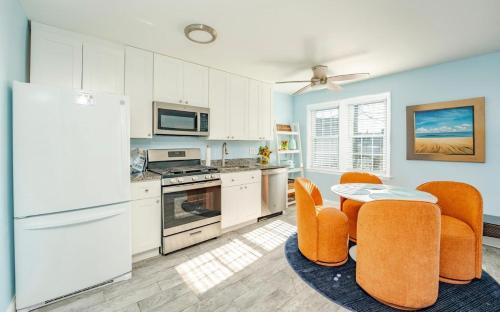 Brigantine Casa | Steps to Sand Updated Bouchee Beachy Condo Deck Parking