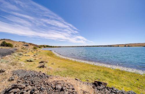 Soap Lake Apartamento | Steps to Soap Lake Studio Stay with Patio!