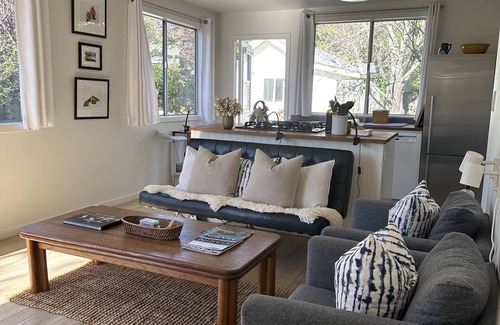 Stinson Beach Cabaña | Stinson Beach Cottage - 1 Minute Walk to Beach, in Town with Amenities Galore!