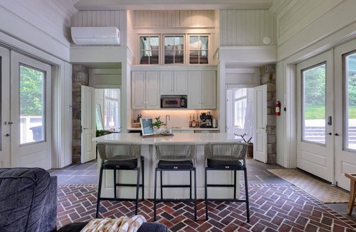 Wrightsville Cabaña | Stone Cottage at Roundtop Estate couples Retreat