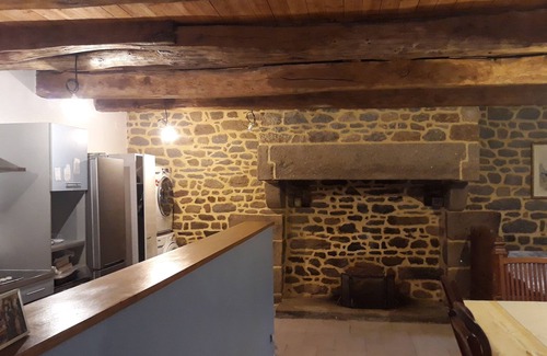 Roz-sur-Couesnon Casa | Stone family home (sleeps 11)